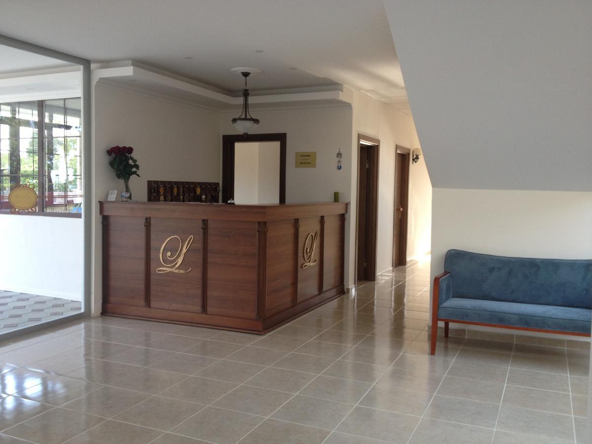 Lucette Guest House Pizunda Exterior photo