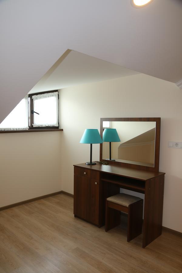 Lucette Guest House Pizunda Exterior photo