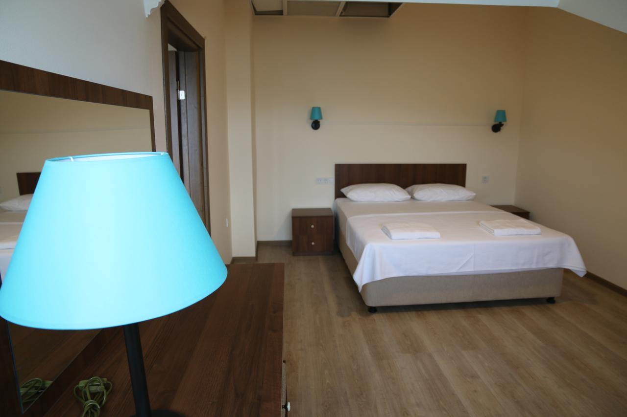 Lucette Guest House Pizunda Exterior photo
